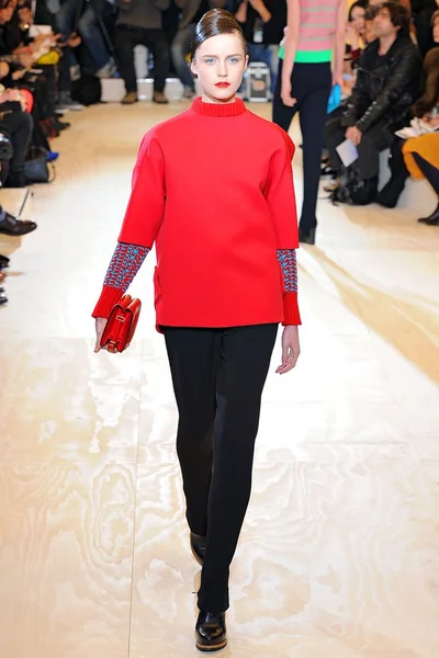 Look 12